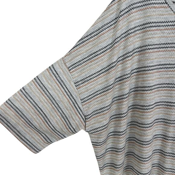 NWT Lularoe Irma High Low Tunic Top Gray With Metallic Chevron Stripes Size XL - Picture 4 of 8